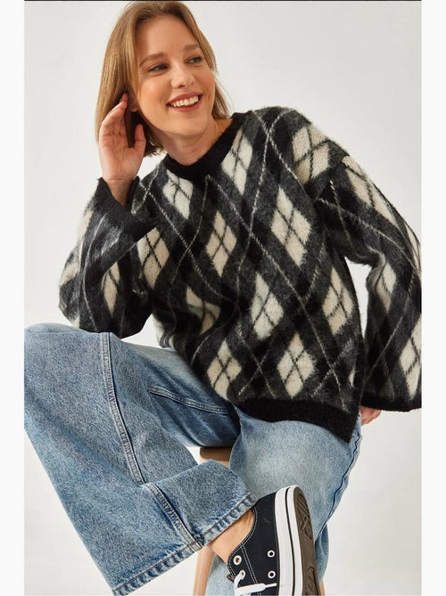 Maglione lavorato a maglia con spacchi e motivo a rombi in pile lucci - Kiabi