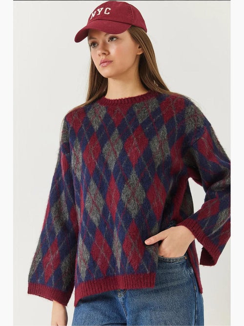 Maglione lavorato a maglia con spacchi e motivo a rombi in pile lucci - Kiabi