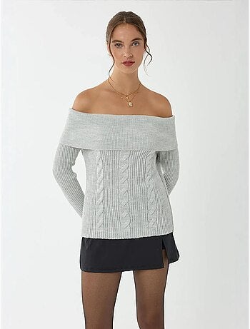Maglione lavorato a maglia con spalle scoperte