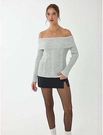 Maglione lavorato a maglia con spalle scoperte