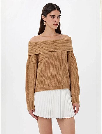 Maglione lavorato a maglia con spalle scoperte
