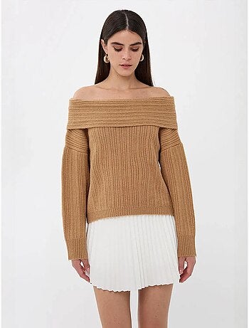 Maglione lavorato a maglia con spalle scoperte