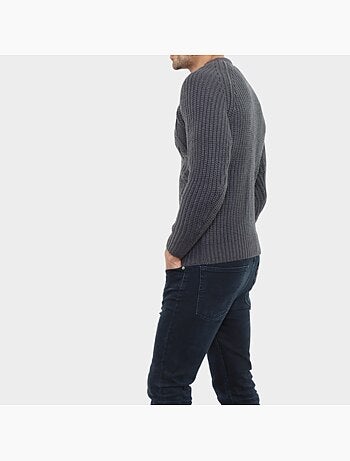 Maglione lavorato a trecce