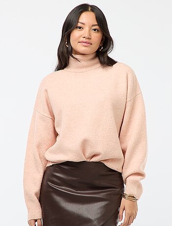 Maglione morbido con spacco gioiello sulla schiena