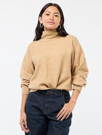 Maglione morbido con spacco gioiello sulla schiena
