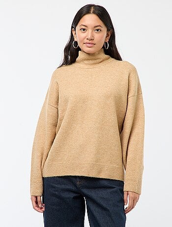 Maglione morbido con spacco gioiello sulla schiena