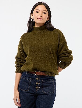 Maglione morbido con spacco gioiello sulla schiena
