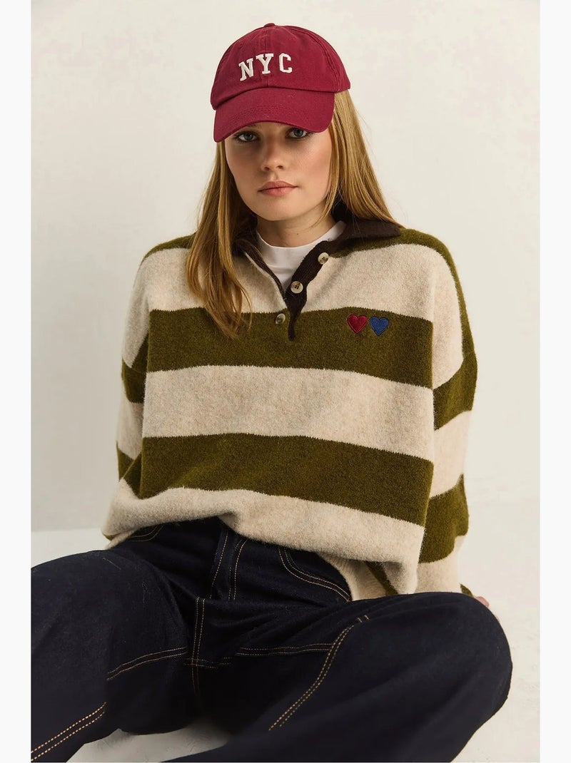 Maglione oversize a righe con colletto polo e ricamo lucci Verde oliva - Kiabi