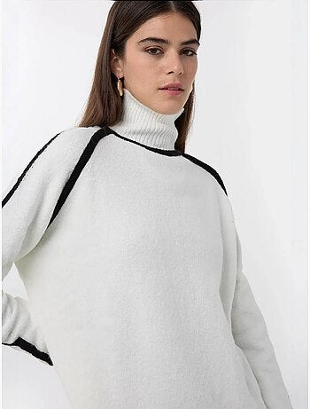 Maglione oversize in maglia con dettagli a contrasto