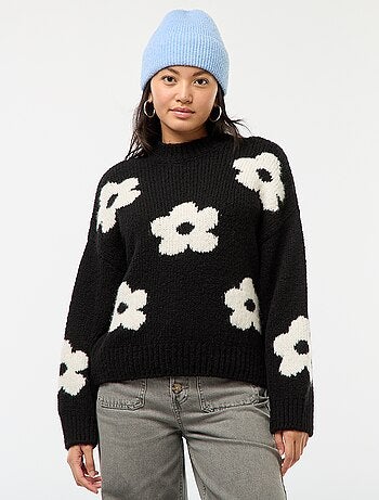 Maglione pesante con fiori ricamati