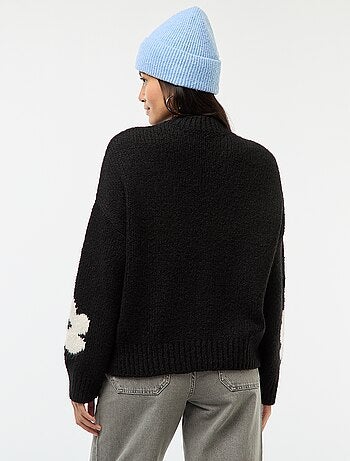 Maglione pesante con fiori ricamati