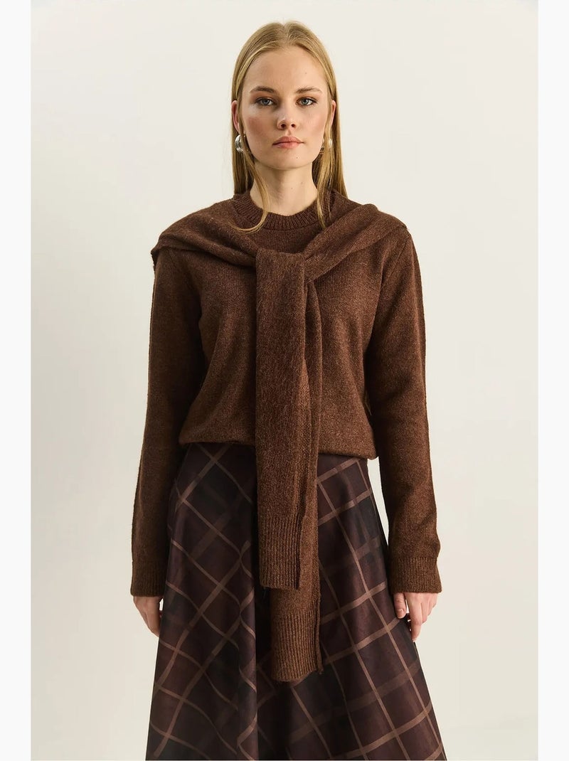 Maglione regular fit a girocollo a coste lucci Marrone cioccolato - Kiabi