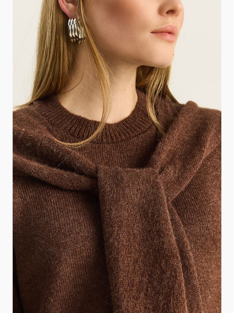 Maglione regular fit a girocollo a coste lucci Marrone cioccolato - Kiabi