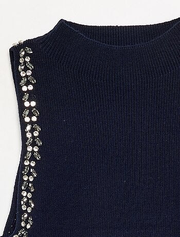 Maglione senza maniche con gioielli sugli scalfi