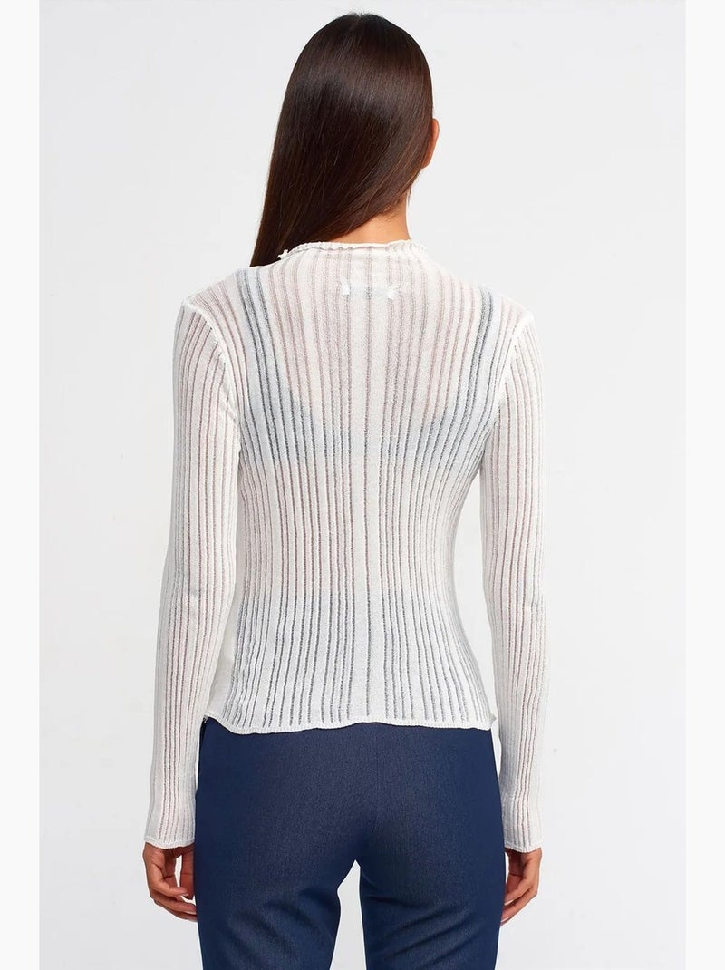 Maglione slim fit a coste con collo mezzo dolcevita dilvin Bianco - Kiabi
