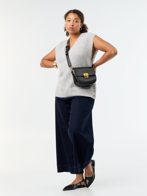 Maglione smanicato con gioielli fantasia dorati - Kiabi