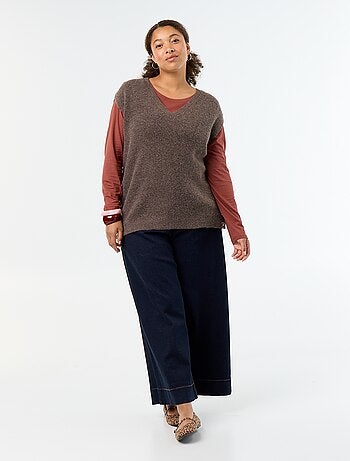 Maglione smanicato con gioielli fantasia dorati