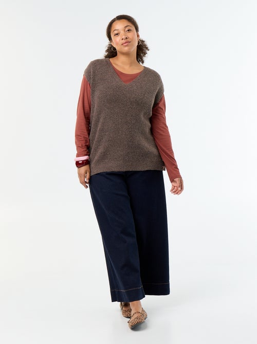 Maglione smanicato con gioielli fantasia dorati - Kiabi