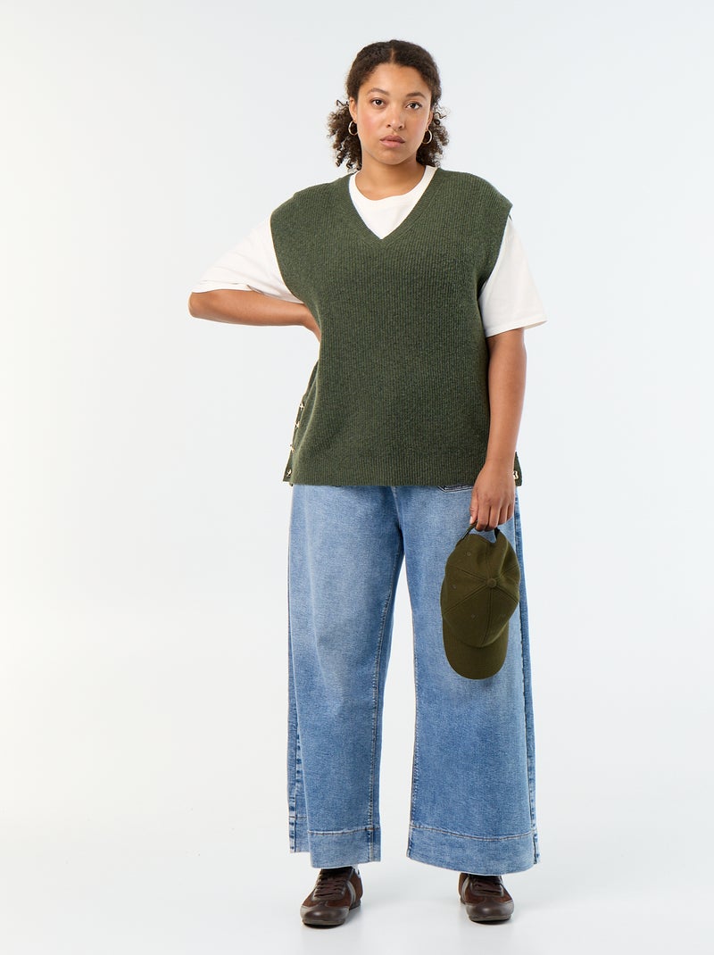 Maglione smanicato con gioielli fantasia dorati Verde - Kiabi