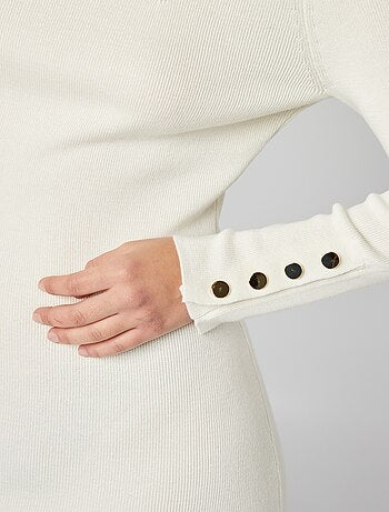 Maxi pull midi con bottoni dorati fantasia sulle maniche