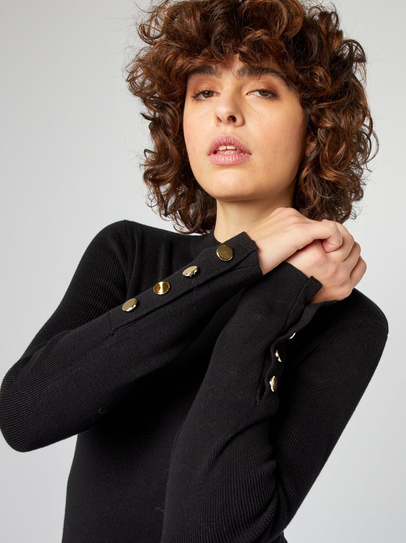 Maxi pull midi con bottoni dorati fantasia sulle maniche nero - Kiabi