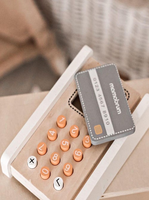 Mercatino in legno stand di vendita con bilancia Mamabrum - Kiabi