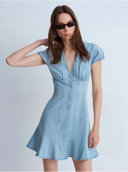 Mini abito a trapezio in denim dilvin - Kiabi Mini abito a trapezio in denim dilvin - Kiabi