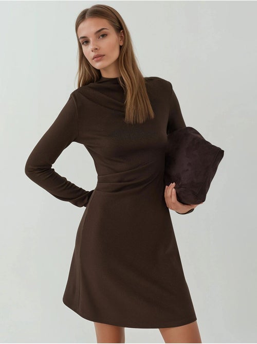 Mini abito drappeggiato con girocollo hiccup - Kiabi Mini abito drappeggiato con girocollo hiccup - Kiabi