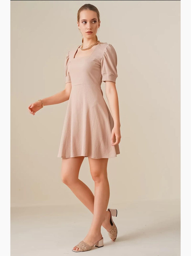Mini abito in maglia con scollo quadrato in palissandro bdart Beige chiaro - Kiabi