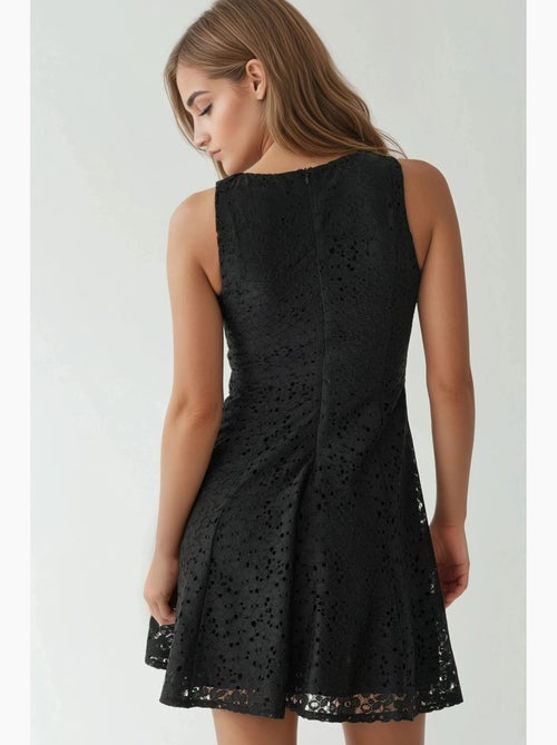 Mini abito in pizzo con scollo girocollo hiccup - Kiabi Mini abito in pizzo con scollo girocollo hiccup - Kiabi