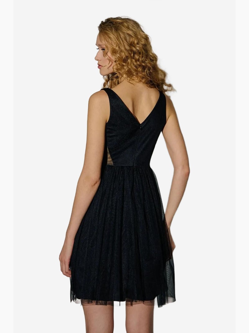 Mini abito skater in tulle con scollo a v e pannelli hiccup Nero - Kiabi