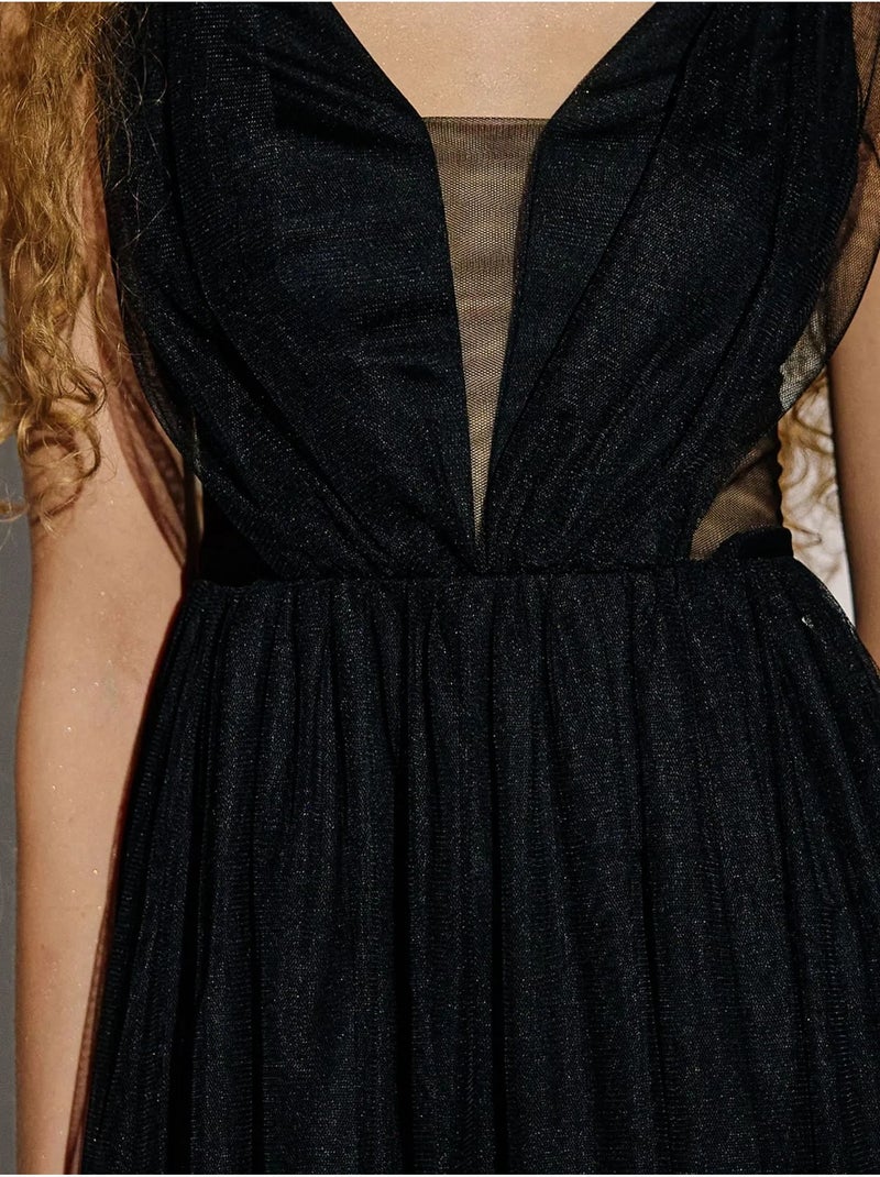 Mini abito skater in tulle con scollo a V e pannelli Nero - Kiabi