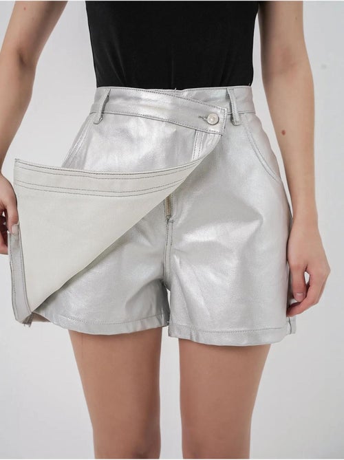 Mini skort in tessuto metallizzato a vita alta con chiusura a bottone bdart - Kiabi Mini skort in tessuto metallizzato a vita alta con chiusura a bottone bdart - Kiabi