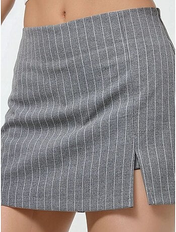 Minigonna-pantaloncino a righe con dettaglio spacco hiccup