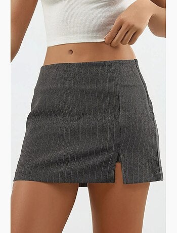 Minigonna-pantaloncino a righe con dettaglio spacco hiccup