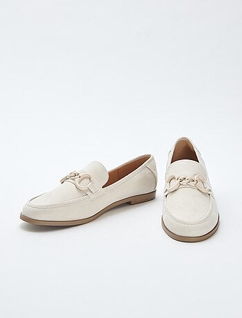 Mocassini tipo scamosciato con gioiello decorativo sulla parte superiore