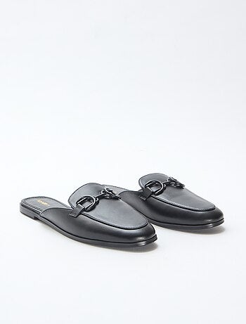 Mocassino con dettaglio catena