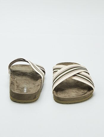 Mules con cinturini incrociati