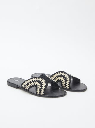 Mules con cinturino in macramé