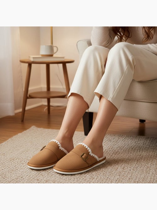 Mules donna camoscio ricamo scandinavo fodera pelliccia ozabi - Kiabi Mules donna camoscio ricamo scandinavo fodera pelliccia ozabi - Kiabi