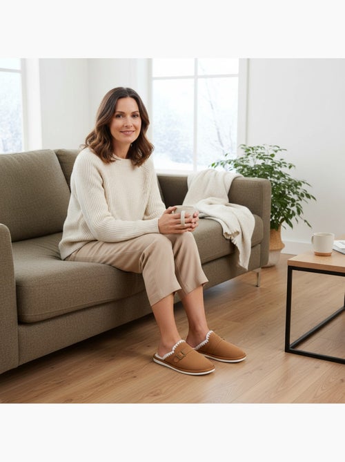 Mules donna camoscio ricamo scandinavo fodera pelliccia ozabi - Kiabi Mules donna camoscio ricamo scandinavo fodera pelliccia ozabi - Kiabi