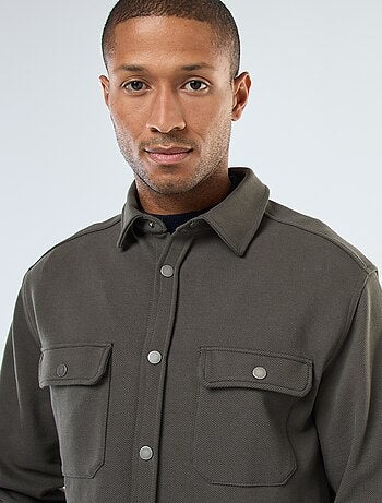 Overshirt con apertura con bottoni a pressione e 2 tasche sul petto