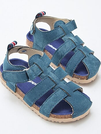 Paio di sandali postforma multibrand