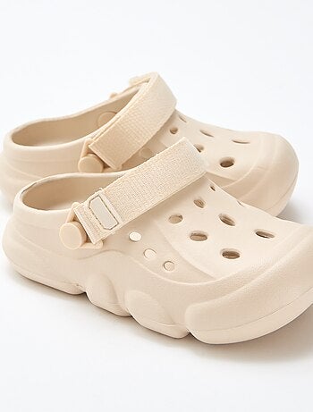 Paio di zoccoli da spiaggia chiusi tinta unita