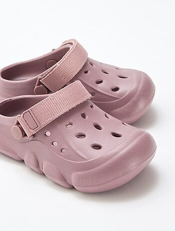 Paio di zoccoli da spiaggia chiusi tinta unita