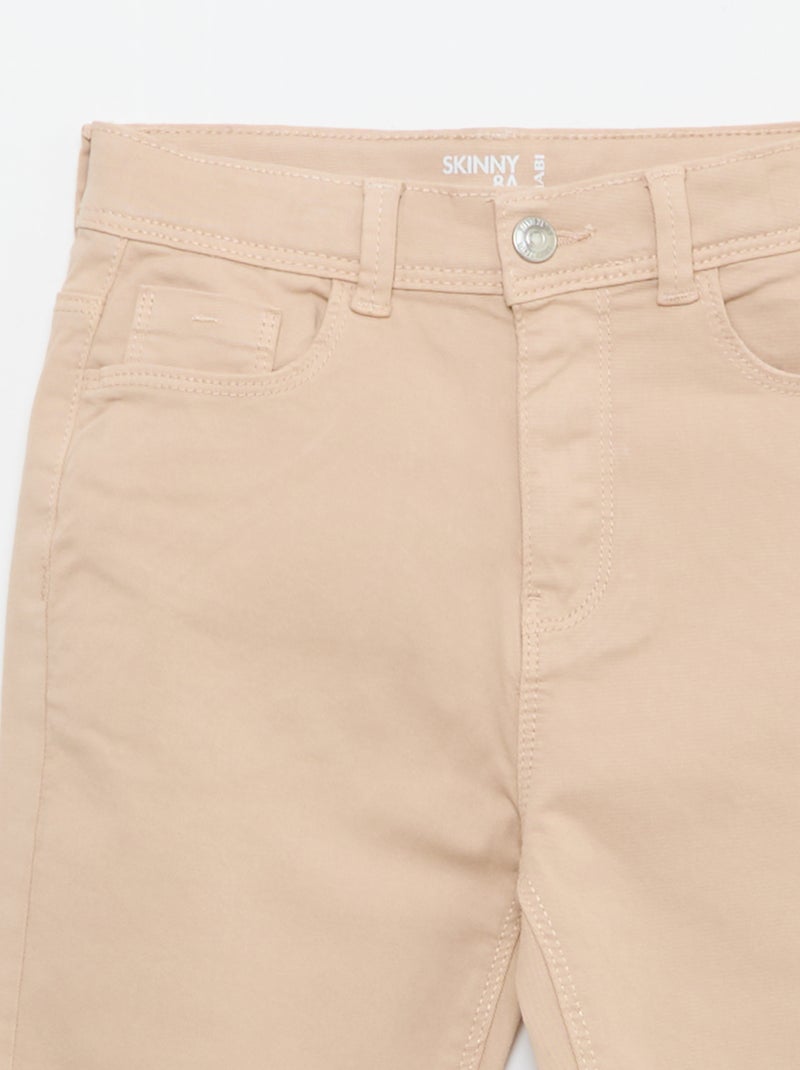 Pantacourt in denim con finiture a taglio vivo Beige - Kiabi