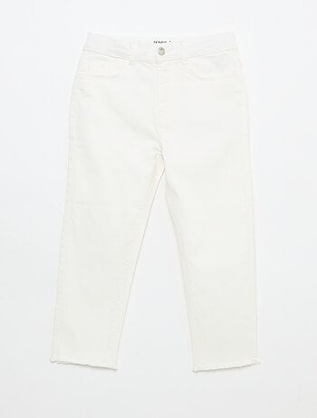 Pantacourt in denim con finiture a taglio vivo