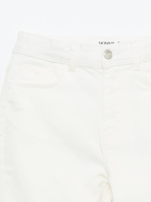 Pantacourt in denim con finiture a taglio vivo - Kiabi