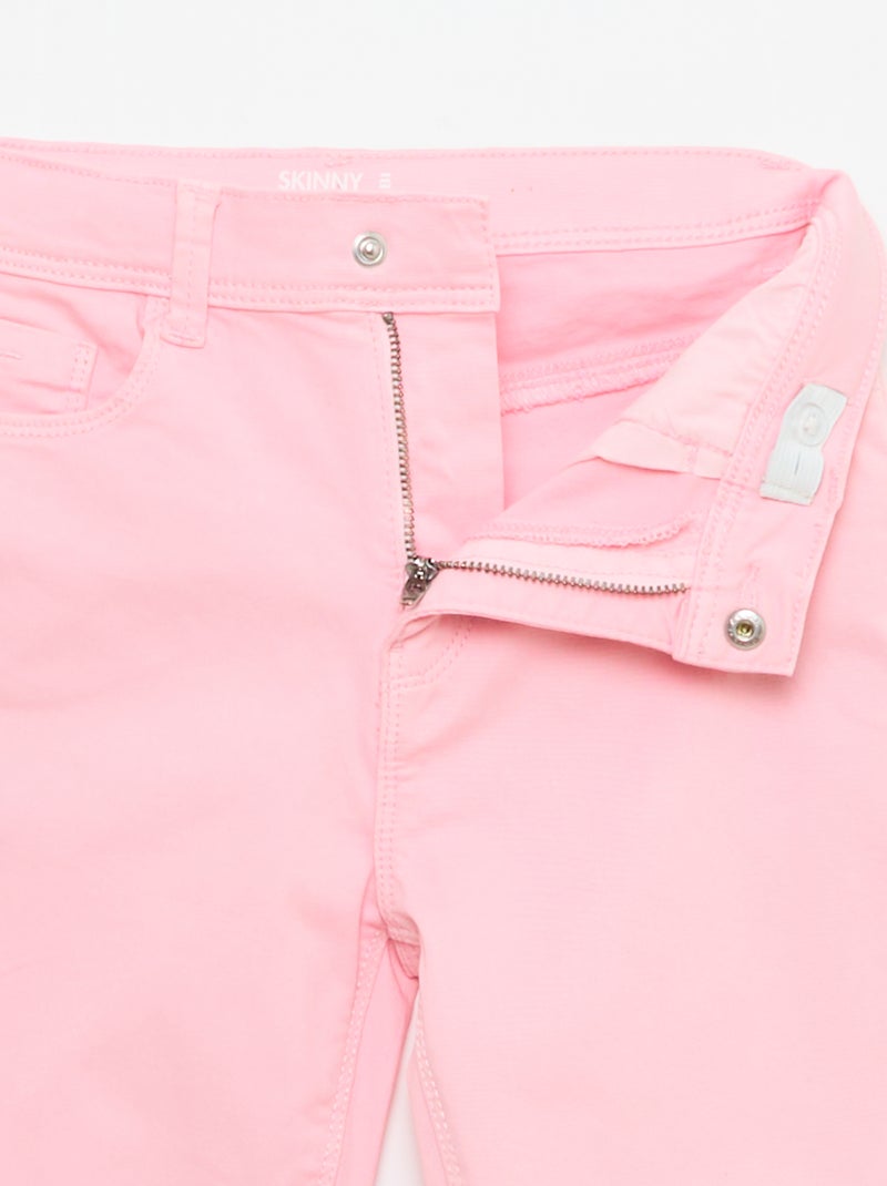 Pantacourt in denim con finiture a taglio vivo Rosa - Kiabi