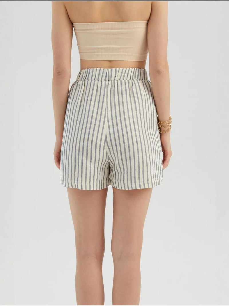 Pantaloncini a righe con vita alta elasticizzata Beige naturale - Kiabi